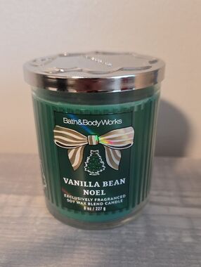 🆓️🆕️Bath & Body Works Vanilla Bean Candle / 8oz Jar